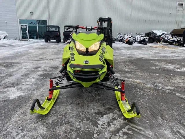 2020 Ski-Doo Renegade XRS 850 E-TEC 137’’ SAVE $2800 RABAIS