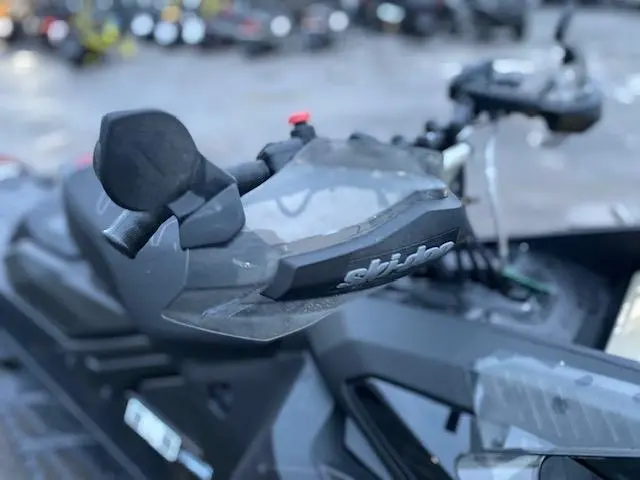 2023 Ski-Doo RENEGADE X 850 E-TEC ICE RIPPER XT 1.5 E.S. W/ 10.25 TOUCHSCREEN SAVE $500 REBATE