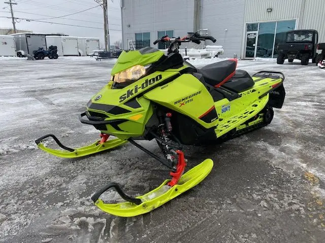 2020 Ski-Doo Renegade XRS 850 E-TEC 137’’ SAVE $2800 RABAIS