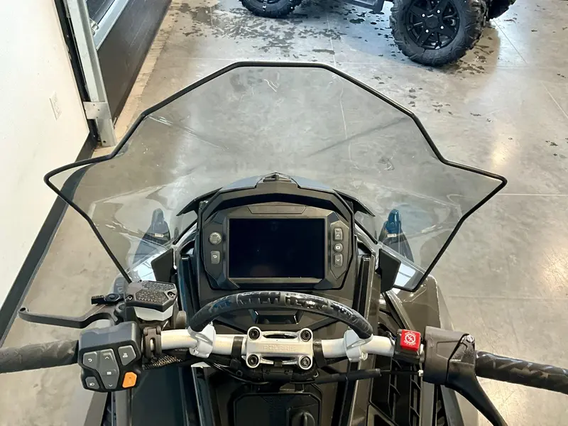 2024 Polaris 650 Voyageur 146 ES 2 764$ de rabais, jusqu'au 28-02-25