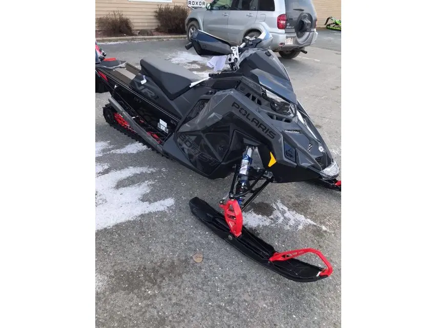 Polaris INDY® VR1 Patriot Boost 137 2024