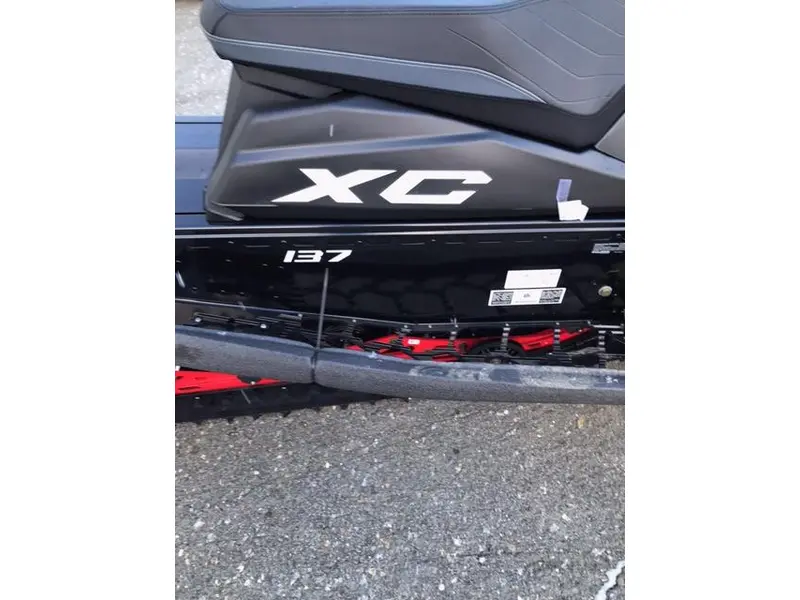 2024 Polaris INDY® XC® 137 850