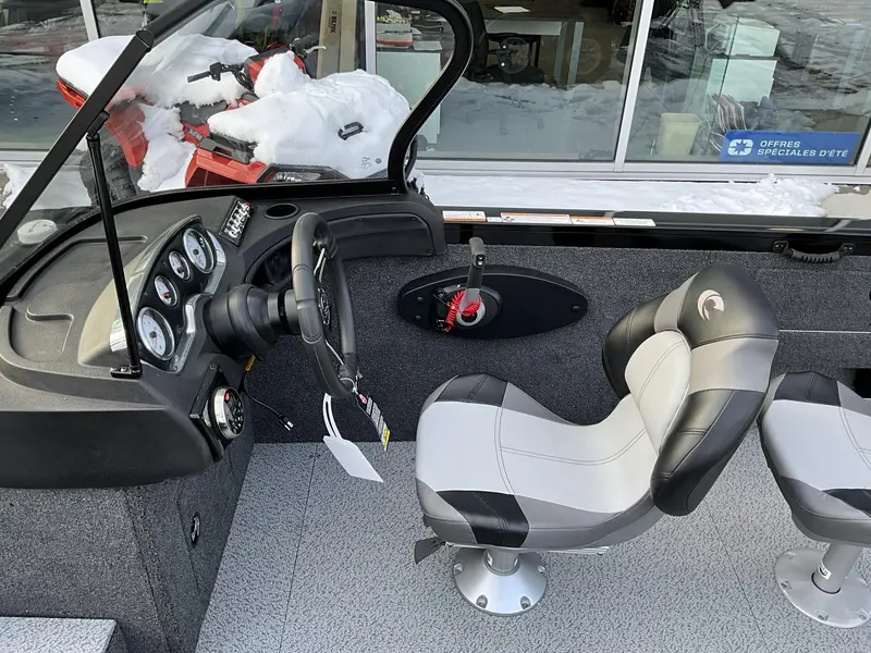 2024 Crestliner 2050 Authority