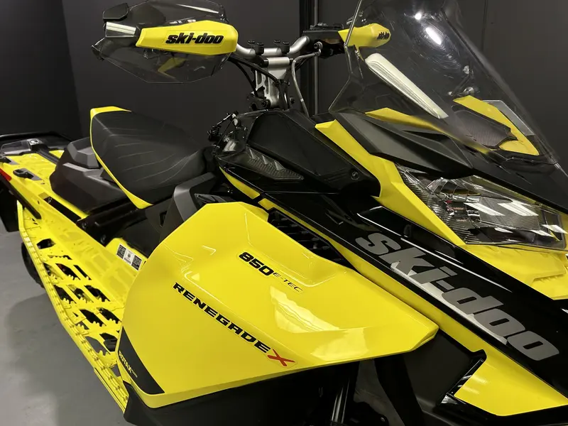 2021 Ski-Doo Renegade X 850 E-Tec 137''