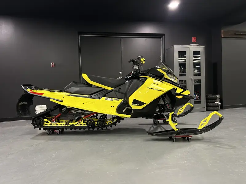 2021 Ski-Doo Renegade X 850 E-Tec 137''