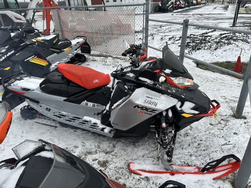 2022 Ski-Doo MXZ XRS 850 Q/A