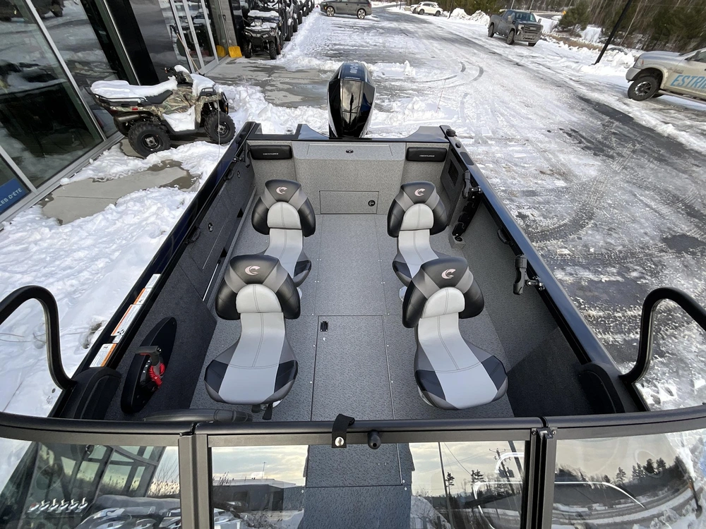 Crestliner 2050 Authority 2024 alt