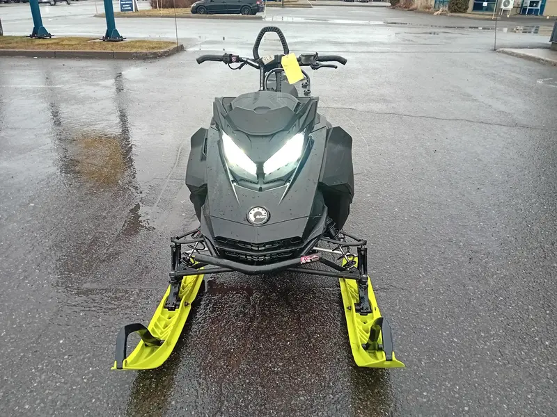 2017 Ski-Doo SUMMIT X 850-165