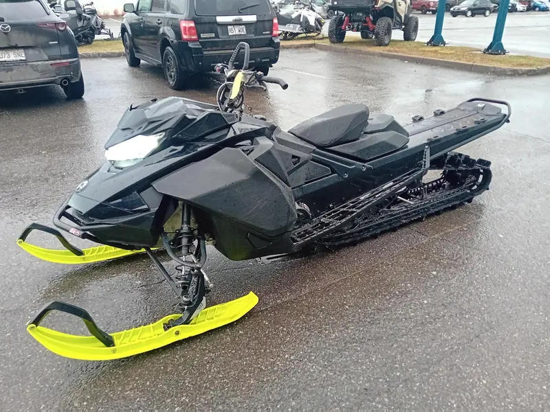 2017 Ski-Doo SUMMIT X 850-165