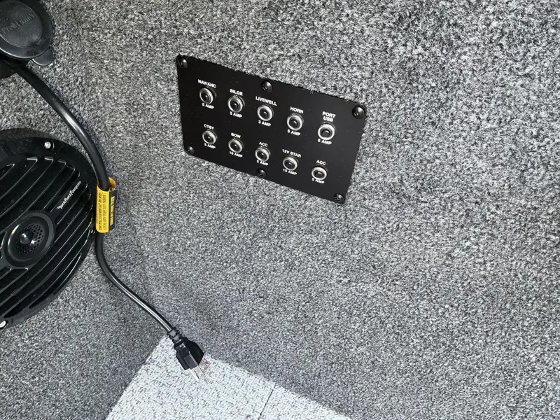 2024 Crestliner 2050 Authority