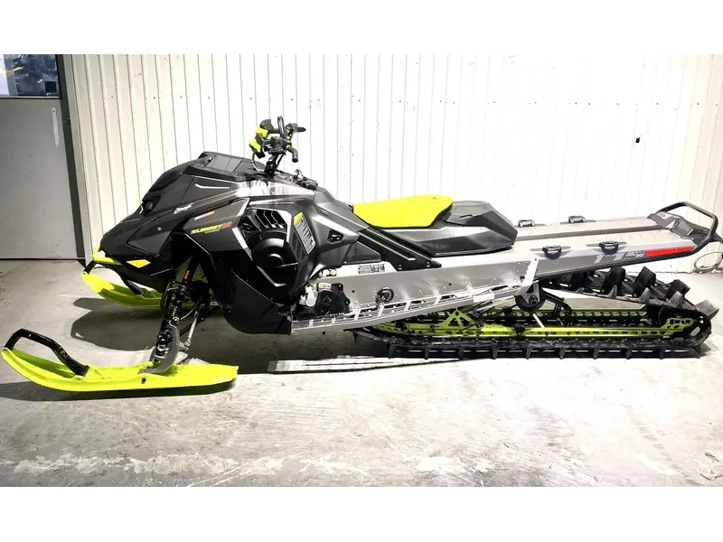 2023 Ski-doo Summit expert 850 Turbo R 175'' (Neuf)