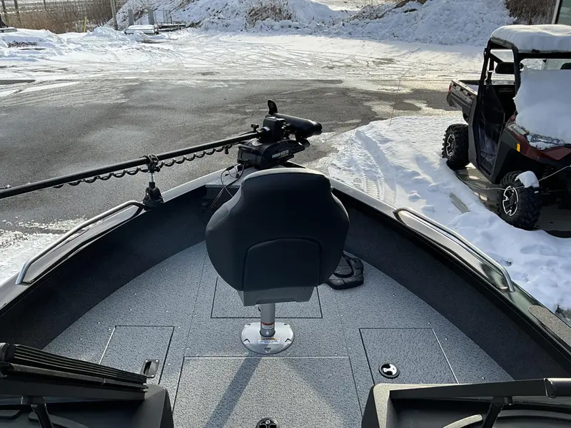 2024 Crestliner 2050 Authority