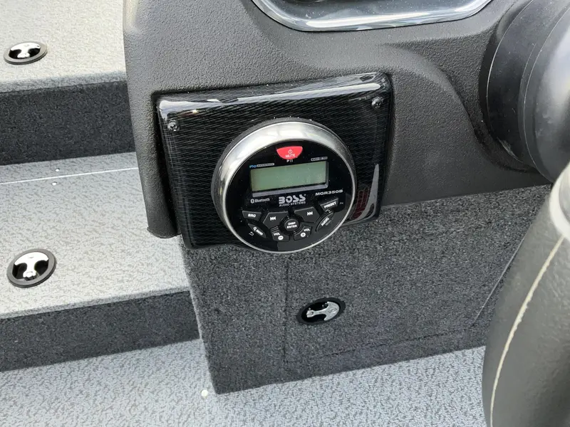 2024 Crestliner 2050 Authority