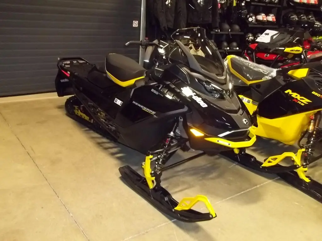 2024 Ski-Doo REN ENDU 850 YL 137 1.2IR HUB 24 0% Financing 