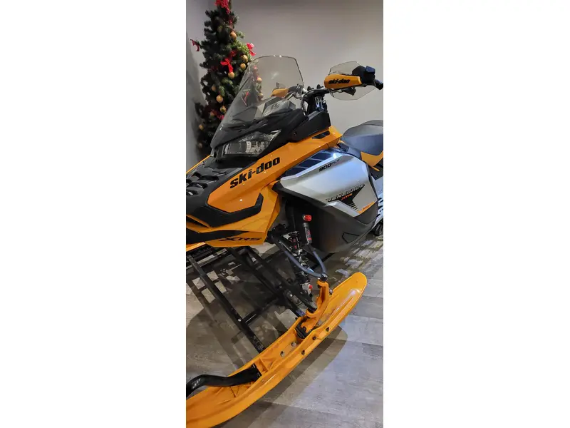 2019 Ski-Doo Renegade XRS