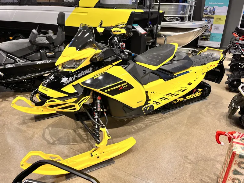 2021 Ski-Doo RENEGADE XRS 850