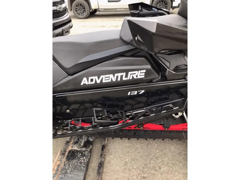 2024 Polaris INDY® Adventure 650 137