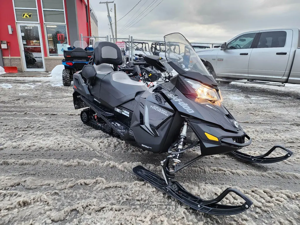 2018 SKI-DOO GRAND TOURING 900 ACE