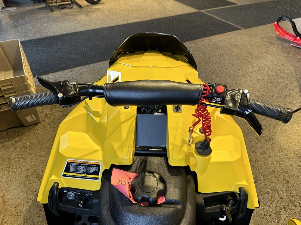 2024 Ski-doo Mxz 200 alt