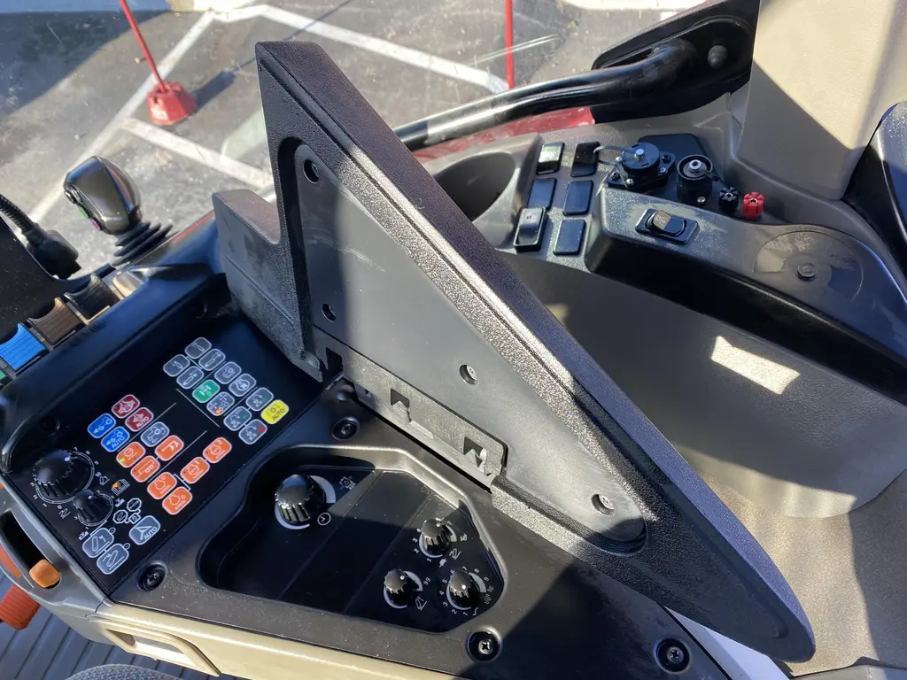 Case IH Maxxum 115 A8 2022