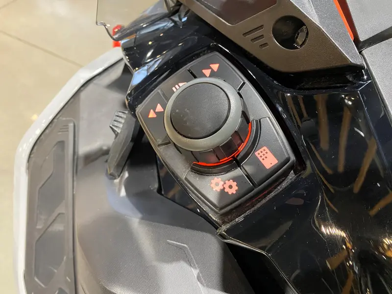 2022 Ski-Doo MXZ 850 X