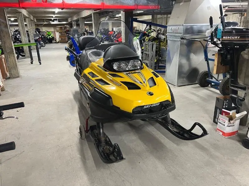 2011 Ski-Doo SKANDIC 550F WIDE TRACK