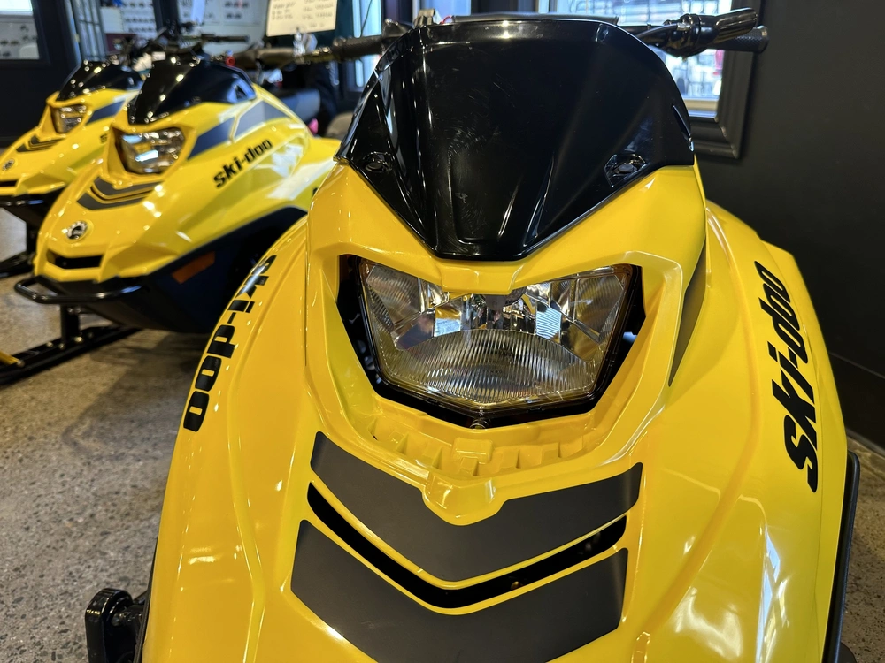 2024 Ski-doo Mxz 200 alt