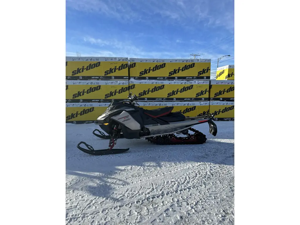 2023 Ski-Doo Renegade xrs 850