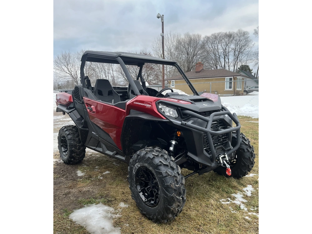 2025 Can-am Com Xt 700 9asb alt