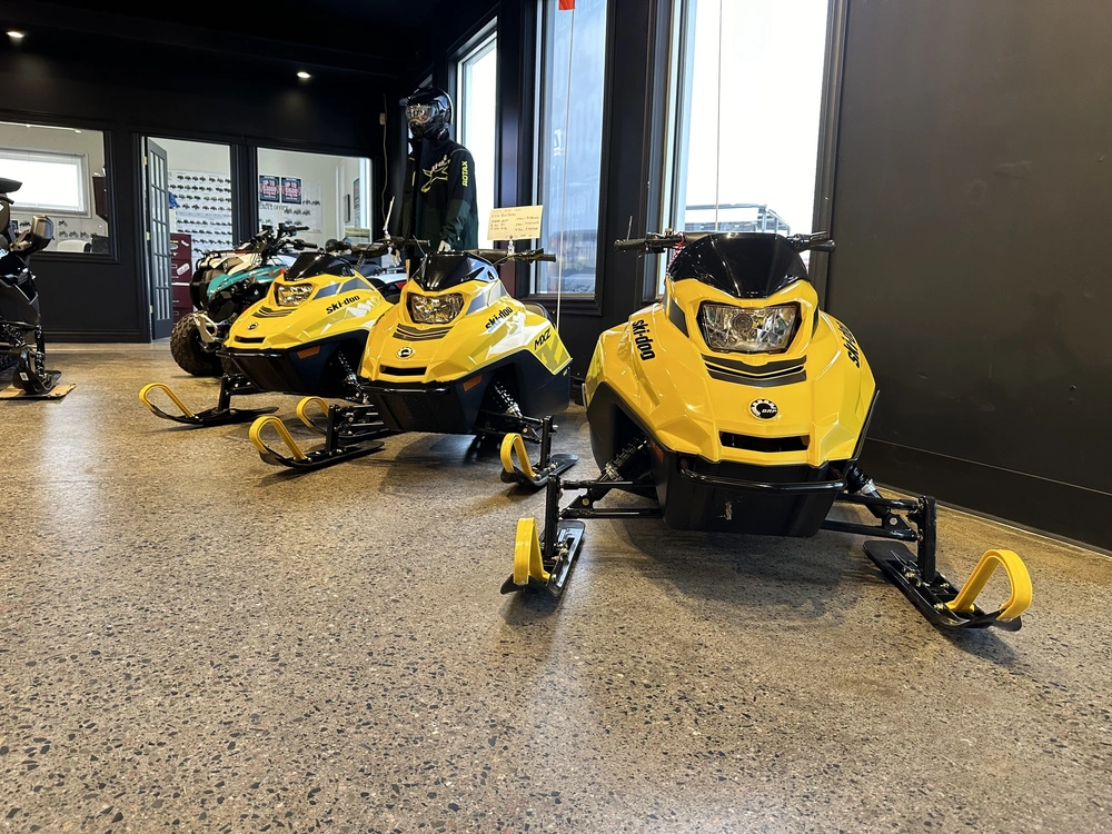 2024 Ski-doo Mxz 200 alt