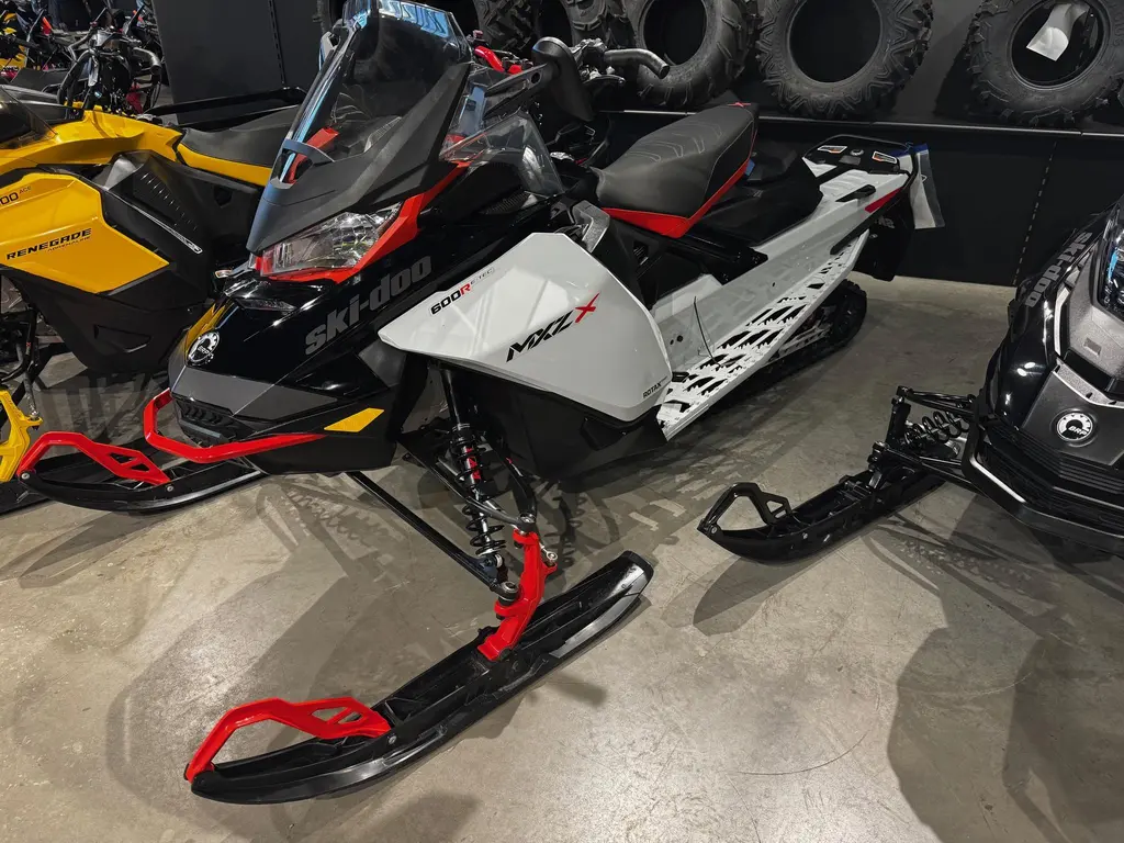 2022 Ski-Doo MXZ X 600R