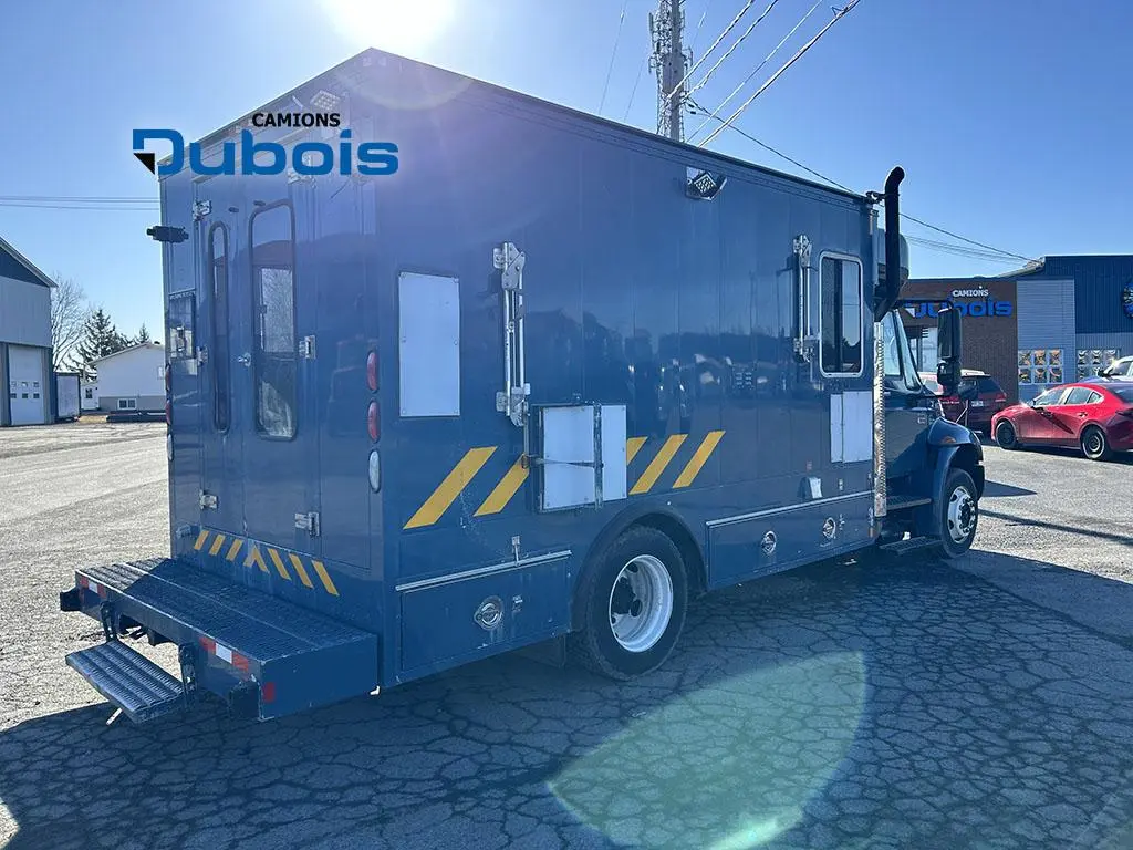 International 4400 LP 2005