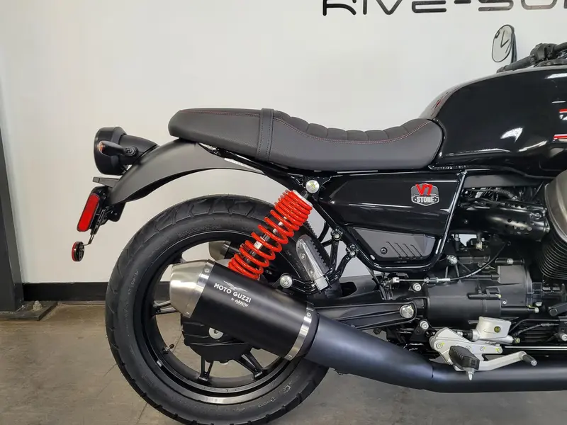 2023 Moto Guzzi V7 STONE SPECIAL EDITION *4.99% SUR 48 MOIS