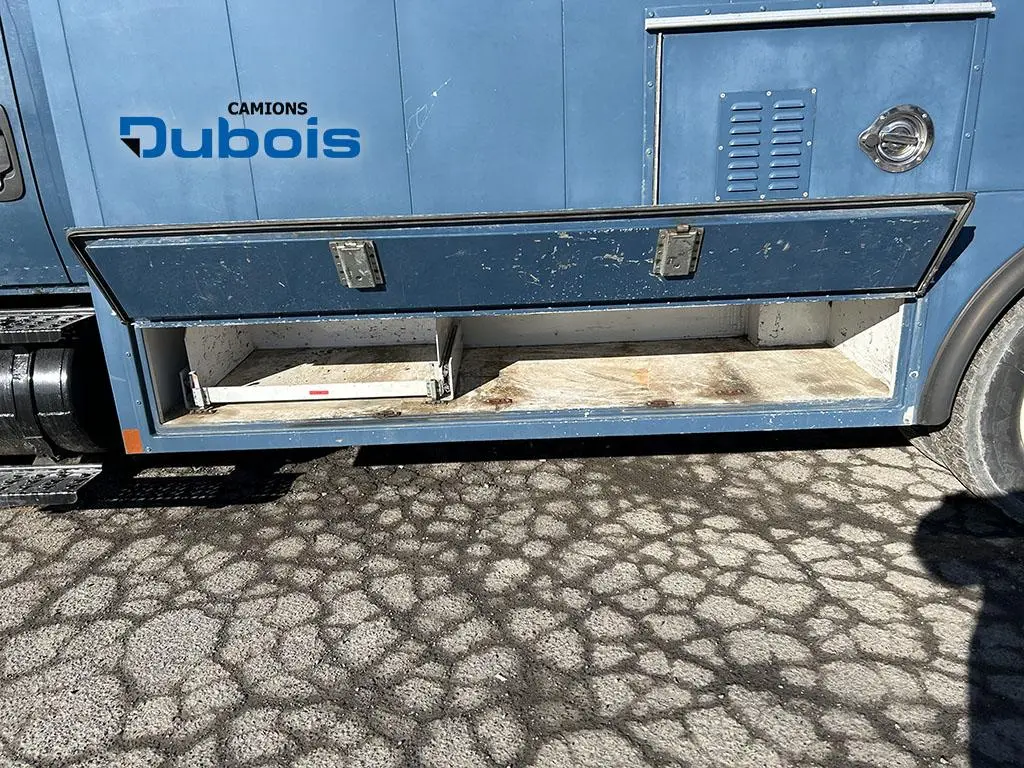 International 4400 LP 2005