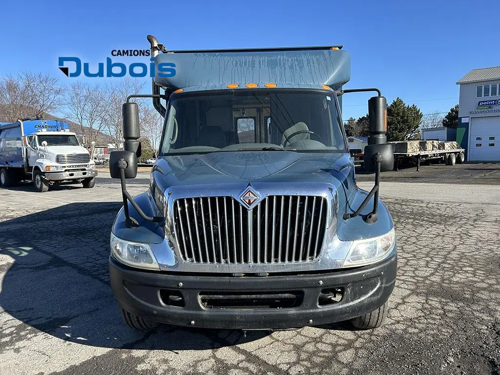 International 4400 LP 2005