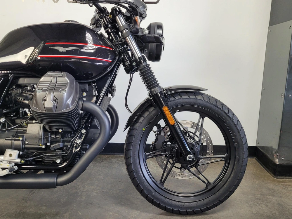 Moto Guzzi V7 Stone Special Edition *2.99% / 48 Mois💳 2023 alt