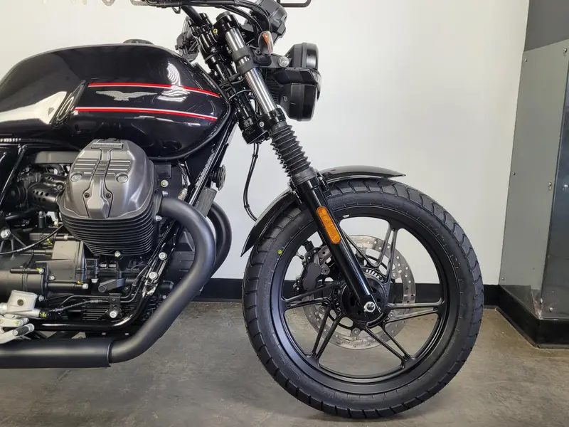 2023 Moto Guzzi V7 STONE SPECIAL EDITION *4.99% SUR 48 MOIS