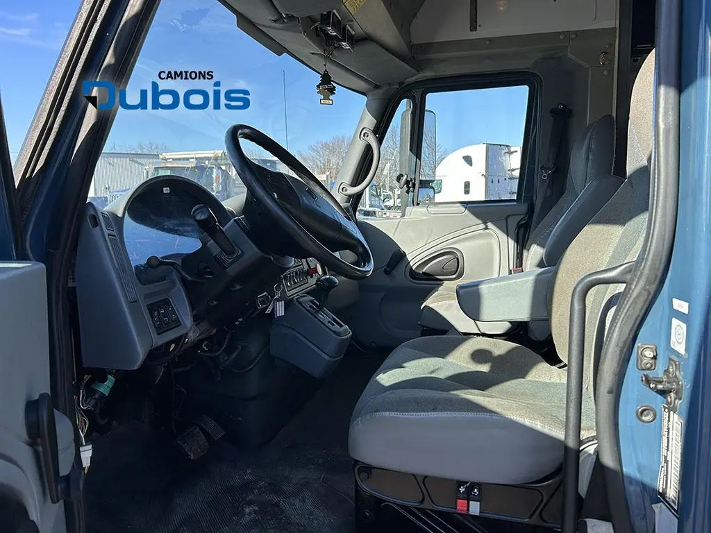 International 4400 LP 2005