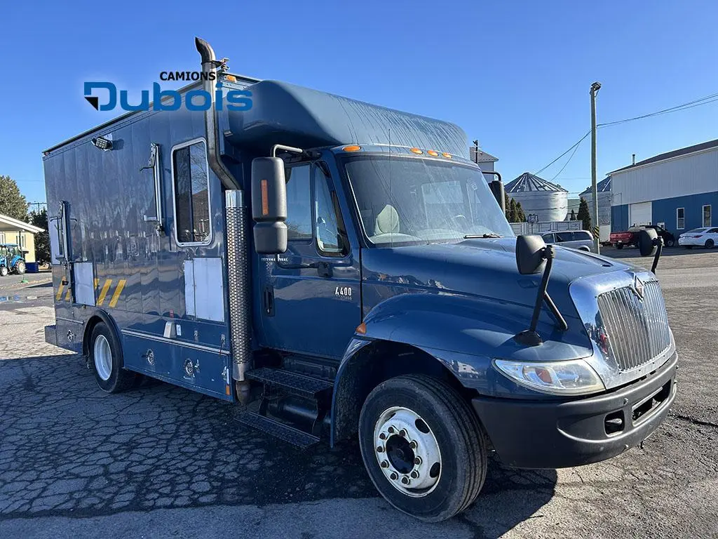International 4400 LP 2005