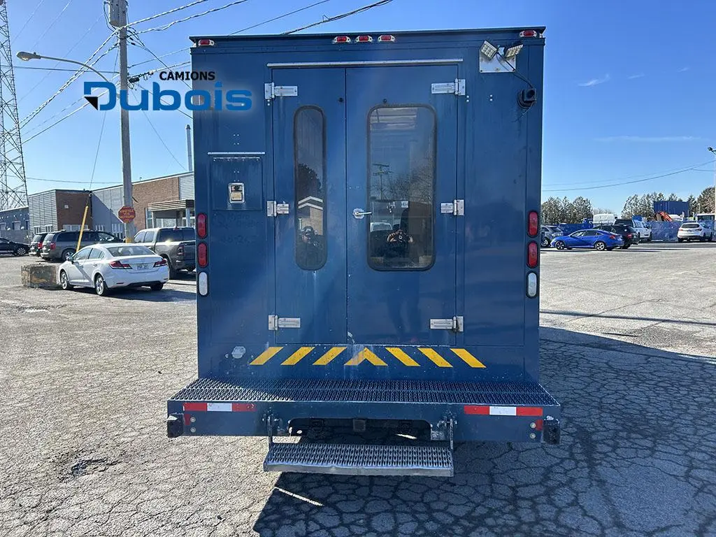 International 4400 LP 2005