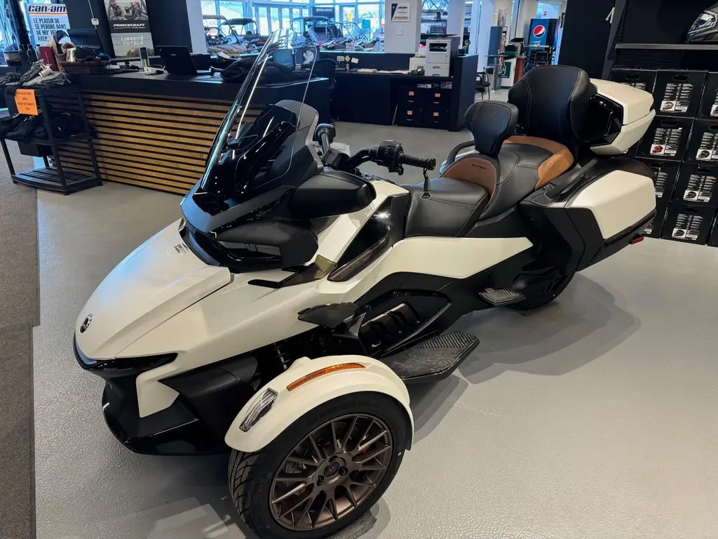 Can-Am SPYDER RT SEA TO SKY 2024