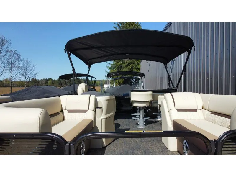 Godfrey Marine SWEETWATER 2286 MIDSHIP TABLE 2023