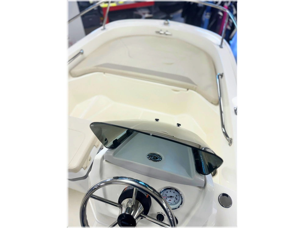 2024 Boston Whaler 130 Super Sport alt