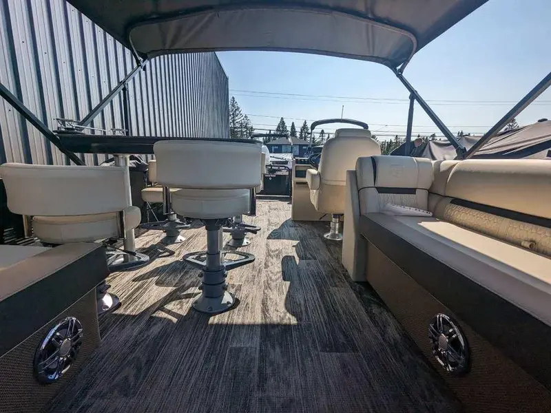 Godfrey Marine SWEETWATER 2286 MIDSHIP TABLE 2023