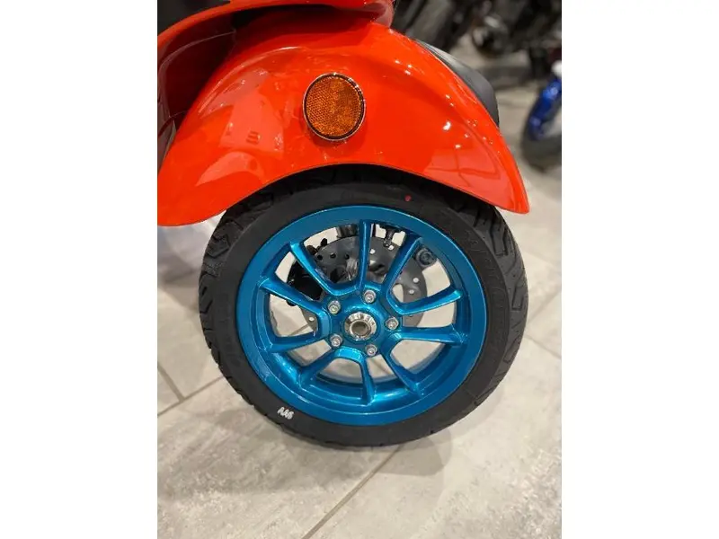2023 Vespa Primavera 50 SE Color Vibe thumbnail 11