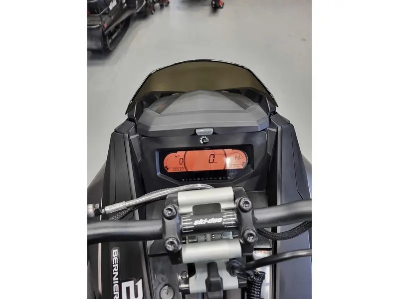 2023 Ski-Doo RENEGADE X-RS 850