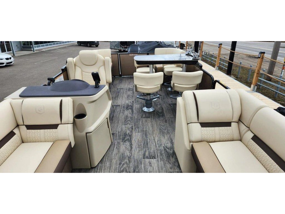 Godfrey Marine Sweetwater 2286 Midship Table 2023 alt