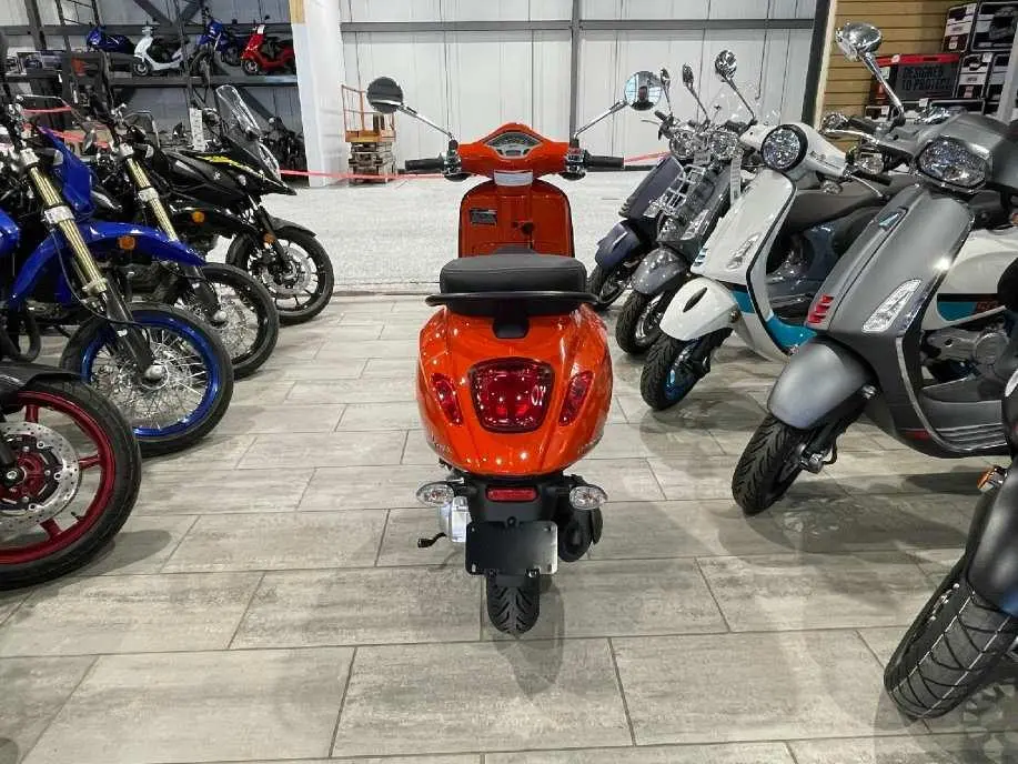 New 2023 Vespa Primavera 50 SE Color Vibe in - Pro Performance