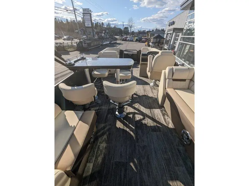 Godfrey Marine SWEETWATER 2286 MIDSHIP TABLE 2023