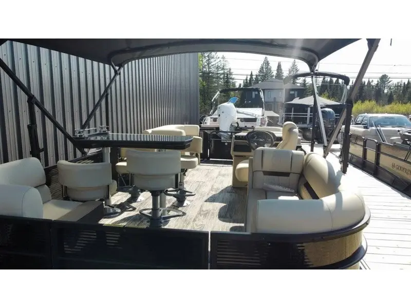 Godfrey Marine SWEETWATER 2286 MIDSHIP TABLE 2023